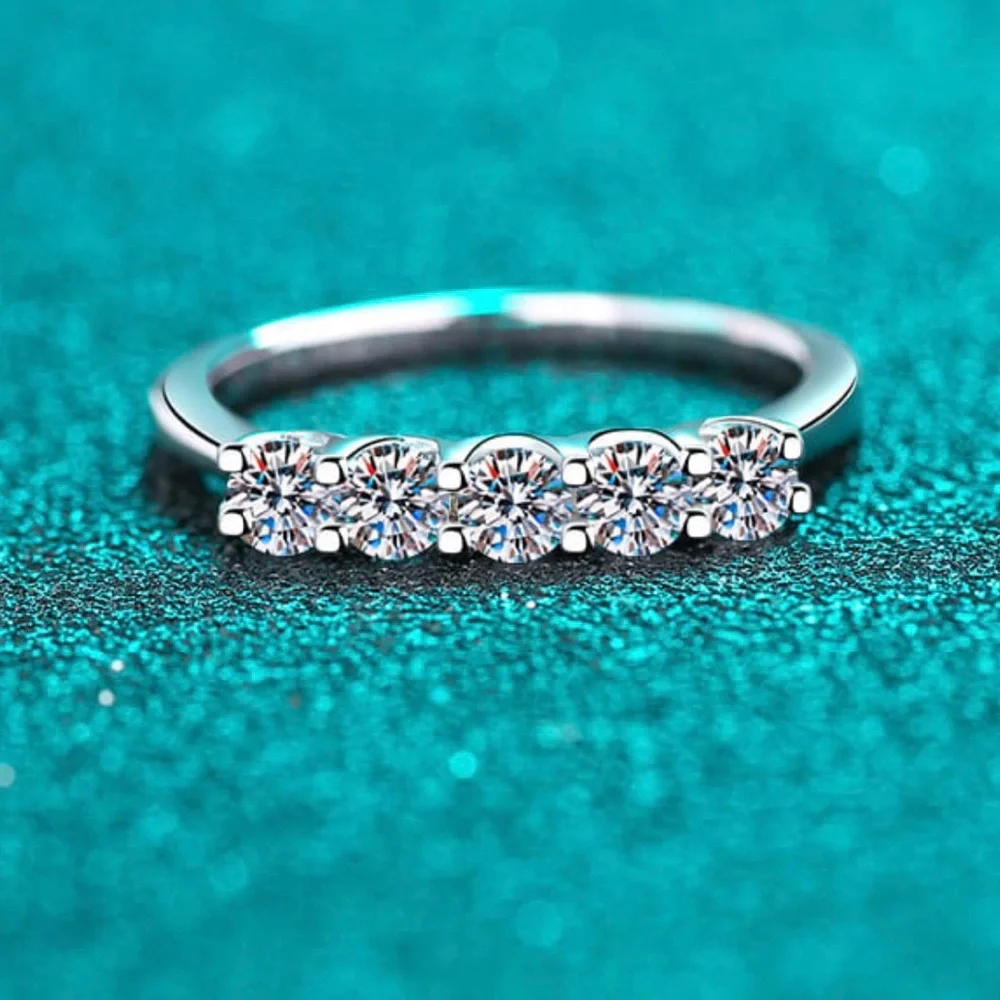 925 Sterling Silver Moissanite Geometric Dainty Band Ring